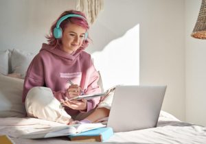 Gifts for Girls: Noise Canceling Headphones