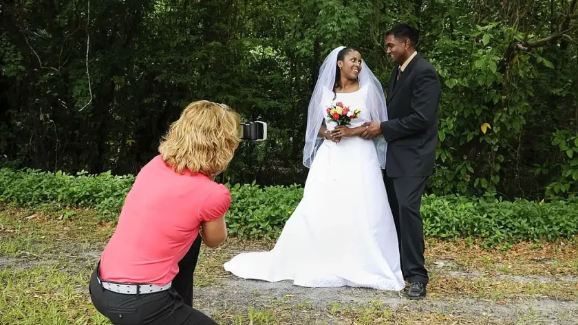 How to Find the Right Wedding Photographer